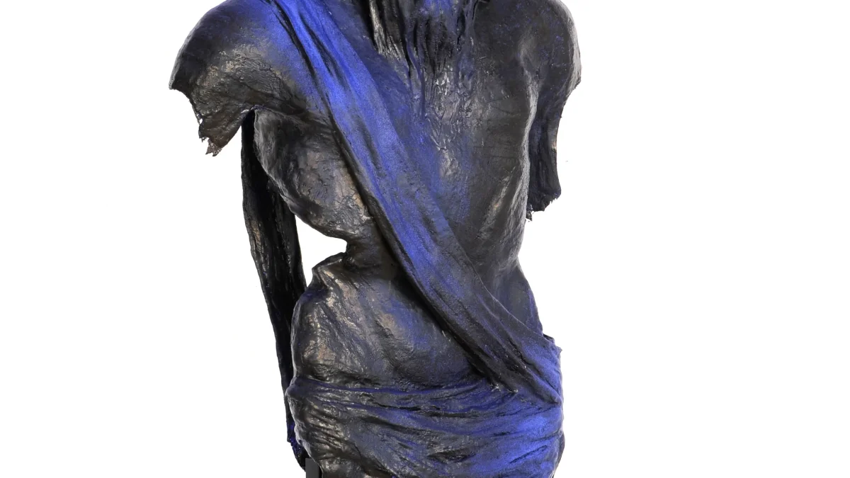 Jeff Koons Sculptures Head to Moon, Rekindling Lunar Art Debate