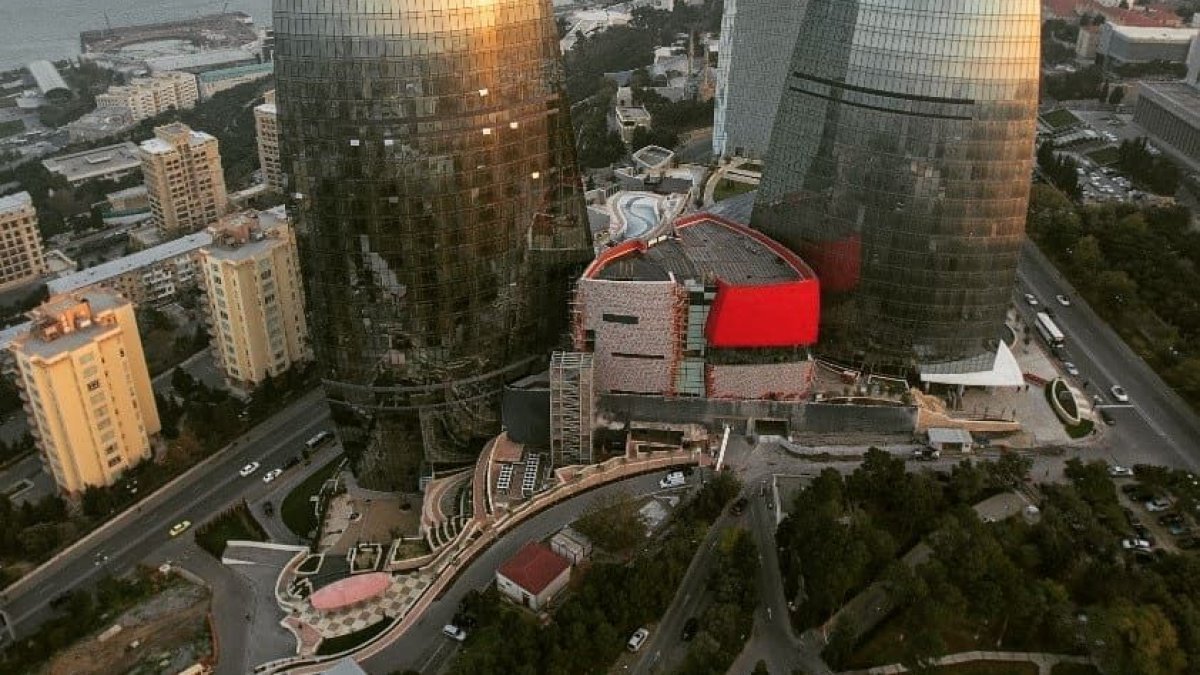 Fairmont Baku: Luxury Hotel in Azerbaijan's Iconic Flame Towers