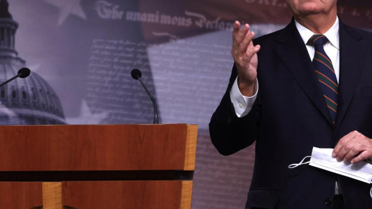 Bipartisan Senators Push Russia Sanctions Bill Honoring Graham